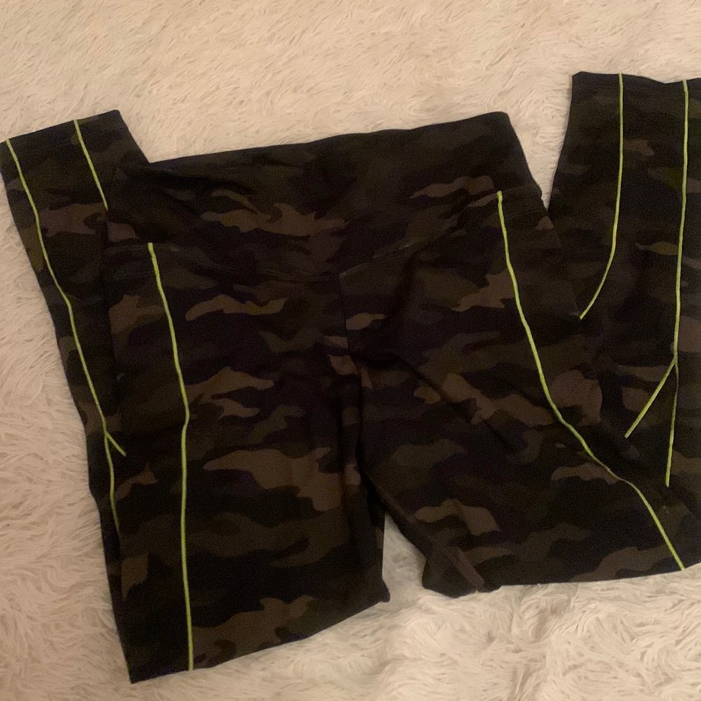 Pink active yoga pants, large